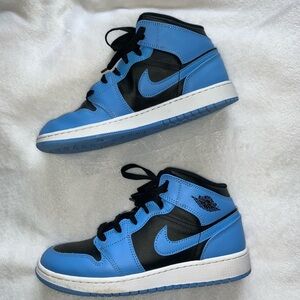 Jordan 1 Mid